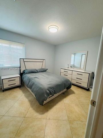 10919 NW 67th Ter, Doral, FL 33178