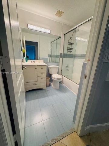 10919 NW 67th Ter, Doral, FL 33178