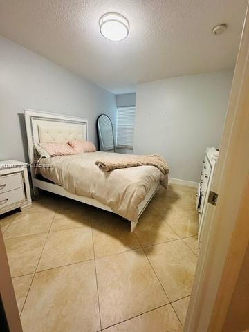 10919 NW 67th Ter, Doral, FL 33178