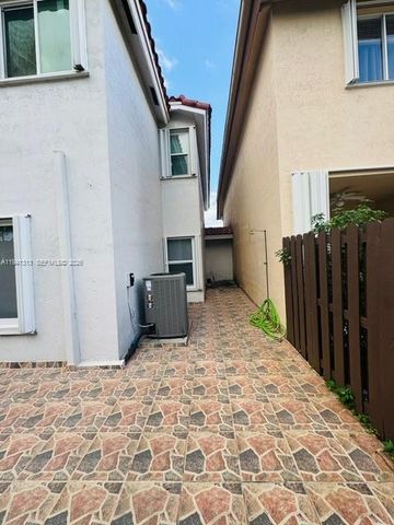 10919 NW 67th Ter, Doral, FL 33178