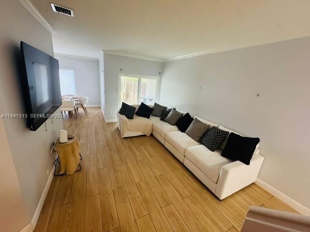 10919 NW 67th Ter, Doral, FL 33178