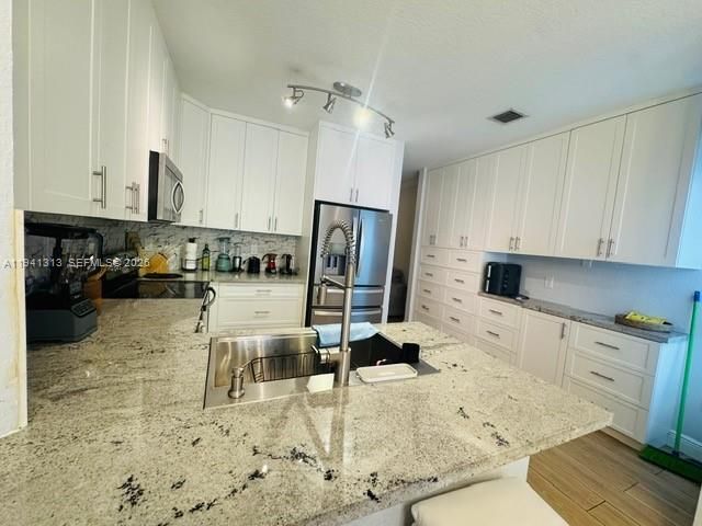 10919 NW 67th Ter, Doral, FL 33178