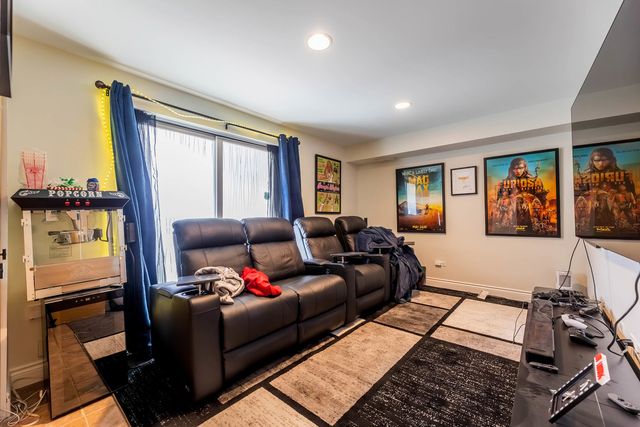 1060 N Hermitage Avenue 3, Chicago, IL 60622