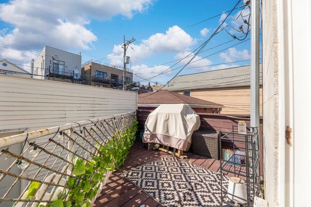 1060 N Hermitage Avenue 3, Chicago, IL 60622