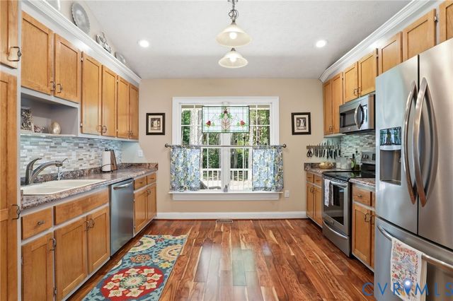 17690 Templeton Rd, Disputanta, VA 23842