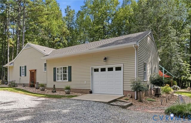 17690 Templeton Rd, Disputanta, VA 23842