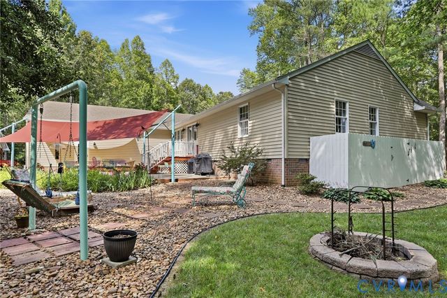 17690 Templeton Rd, Disputanta, VA 23842