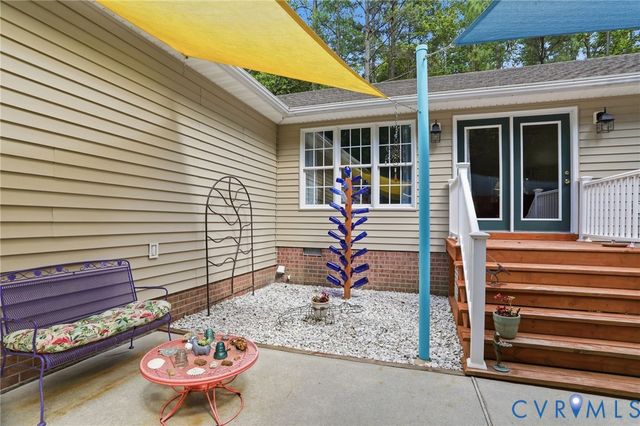 17690 Templeton Rd, Disputanta, VA 23842