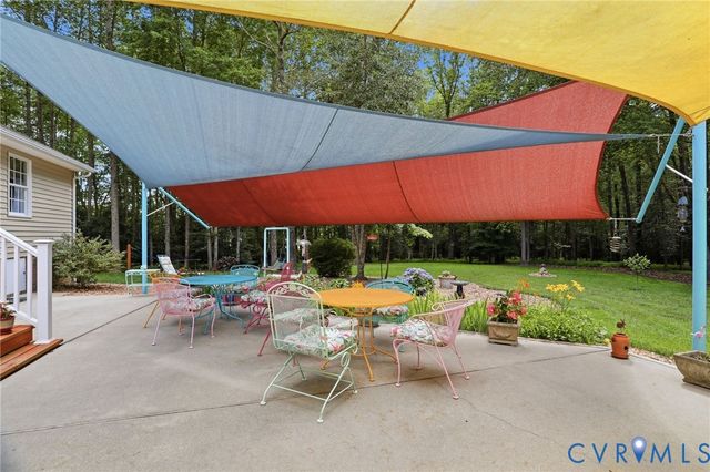 17690 Templeton Rd, Disputanta, VA 23842