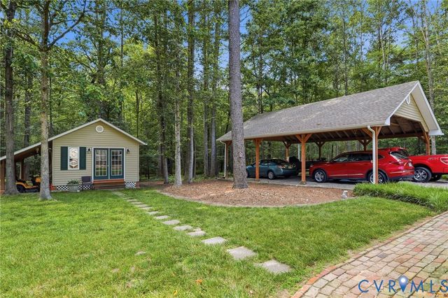 17690 Templeton Rd, Disputanta, VA 23842