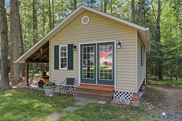 17690 Templeton Rd, Disputanta, VA 23842