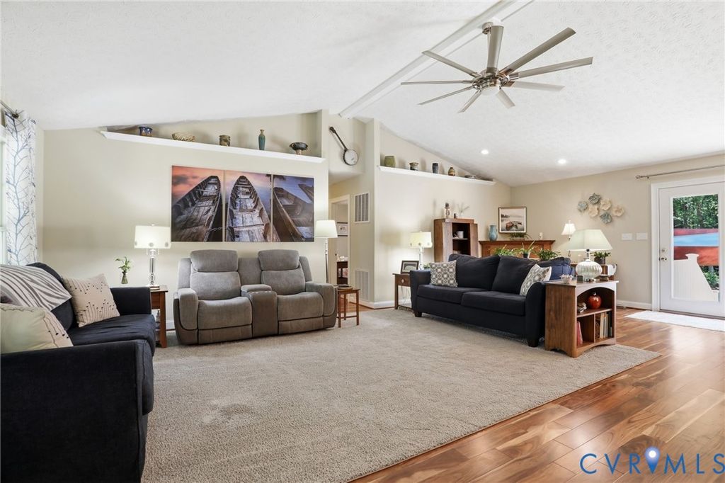 17690 Templeton Rd, Disputanta, VA 23842