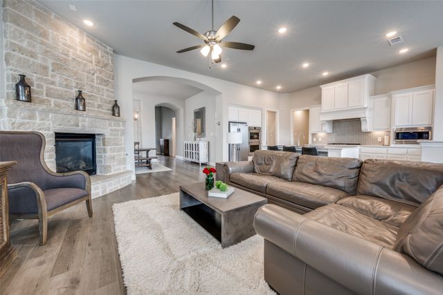 805 Haverford Lane, Lantana, TX 76226