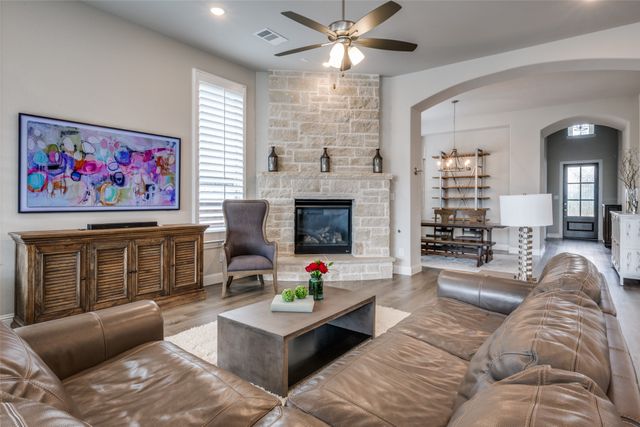 805 Haverford Lane, Lantana, TX 76226