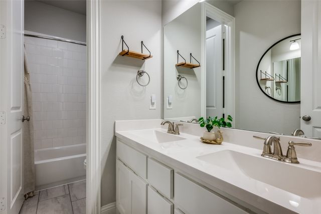 805 Haverford Lane, Lantana, TX 76226