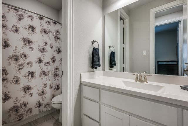 805 Haverford Lane, Lantana, TX 76226