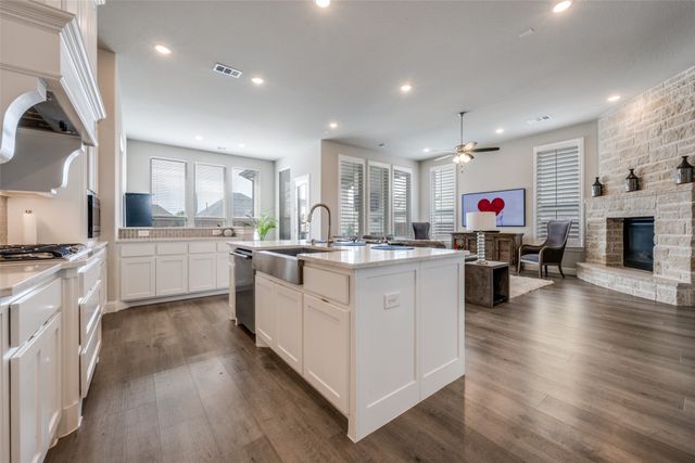 805 Haverford Lane, Lantana, TX 76226