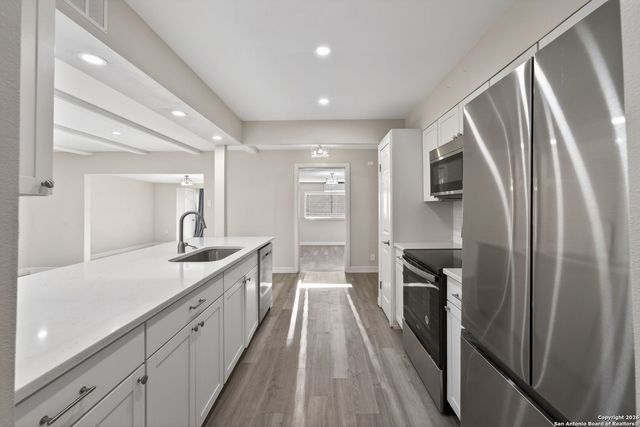 1013 North Blvd, Universal City, TX 78148