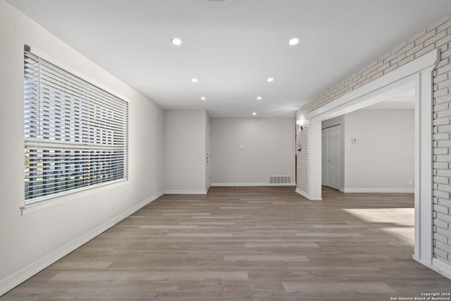 1013 North Blvd, Universal City, TX 78148