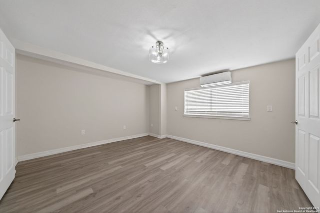 1013 North Blvd, Universal City, TX 78148