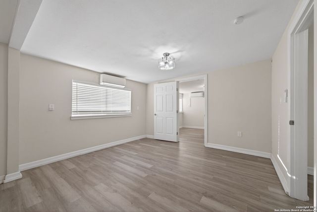 1013 North Blvd, Universal City, TX 78148