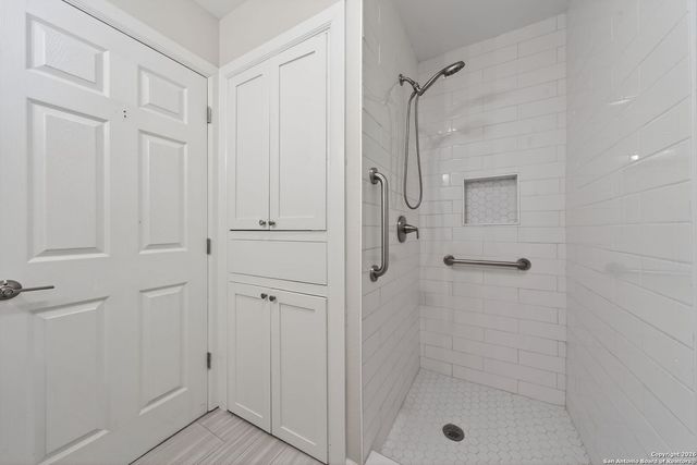 1013 North Blvd, Universal City, TX 78148