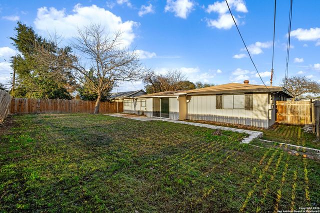 1013 North Blvd, Universal City, TX 78148