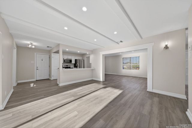 1013 North Blvd, Universal City, TX 78148