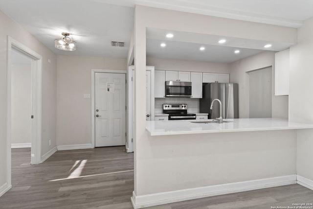 1013 North Blvd, Universal City, TX 78148