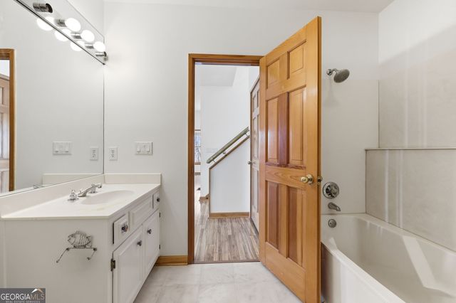 3120 Lake Ranch Circle, Gainesville, GA 30506