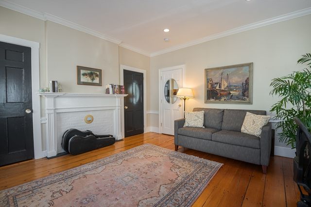 11 Williams St 1, Salem, MA 01970