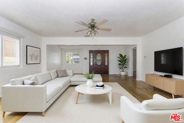 10741 Stagg Street, Sun Valley, CA 91352