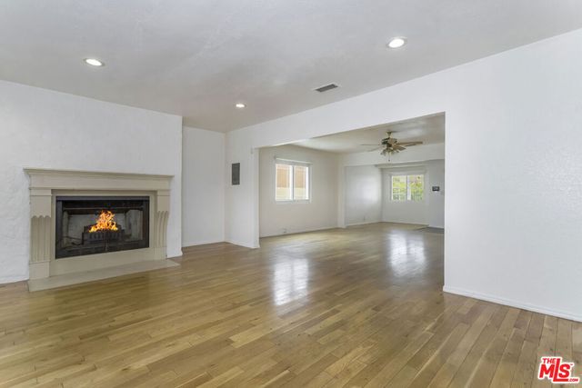 10741 Stagg Street, Sun Valley, CA 91352