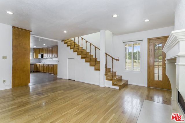 10741 Stagg Street, Sun Valley, CA 91352