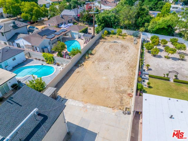 10741 Stagg Street, Sun Valley, CA 91352