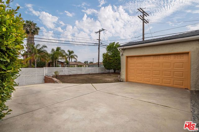 10741 Stagg Street, Sun Valley, CA 91352