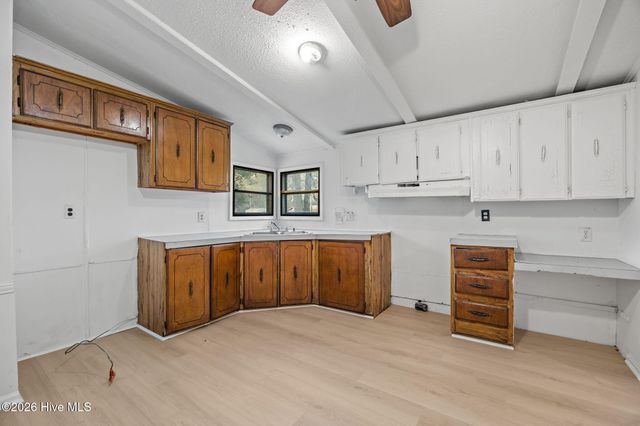 2211 Beechnut Drive, Kinston, NC 28504