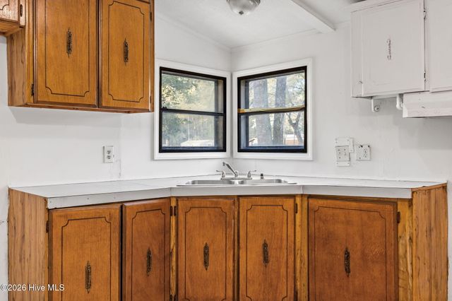 2211 Beechnut Drive, Kinston, NC 28504