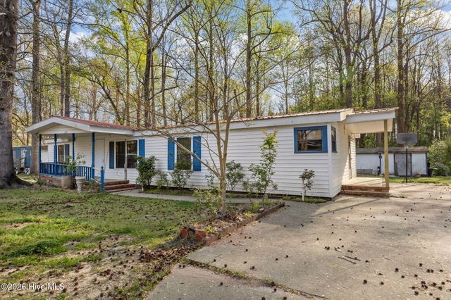 2211 Beechnut Drive, Kinston, NC 28504