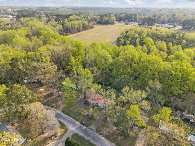 2211 Beechnut Drive, Kinston, NC 28504