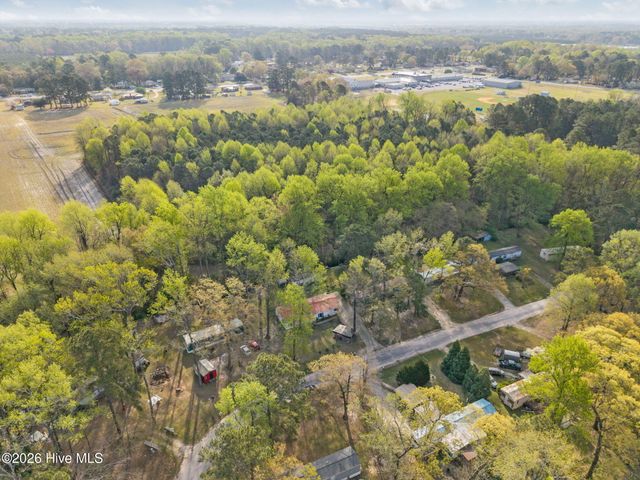 2211 Beechnut Drive, Kinston, NC 28504