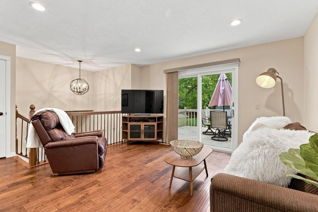 970 Pontiac Lane, Chanhassen, MN 55317 — photo 4