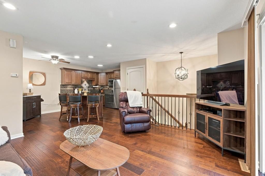 970 Pontiac Lane, Chanhassen, MN 55317 — photo 5