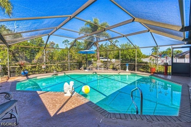 20612 Charing Cross CIR, Estero, FL 33928