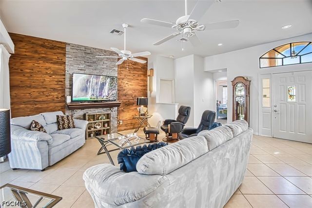 20612 Charing Cross CIR, Estero, FL 33928