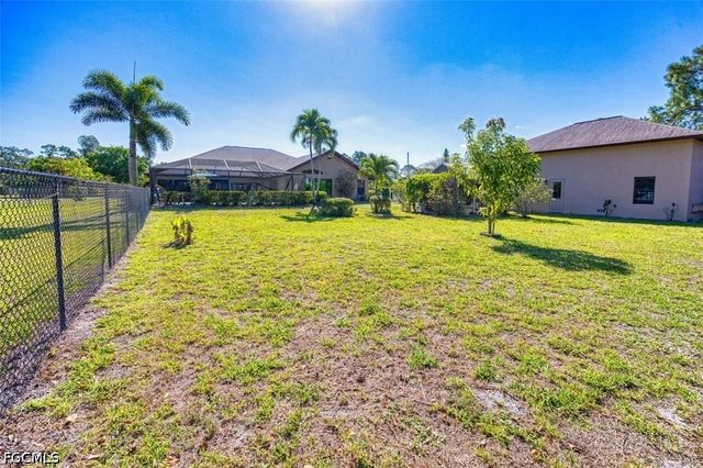 20612 Charing Cross CIR, Estero, FL 33928