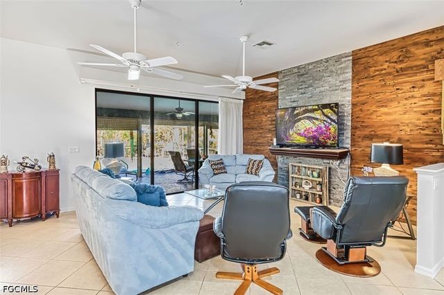 20612 Charing Cross CIR, Estero, FL 33928