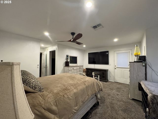 627 Richard St, Brookings, OR 97415