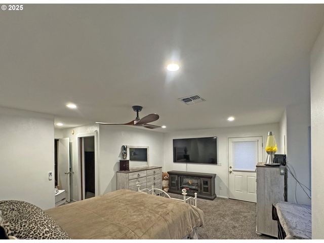 627 Richard St, Brookings, OR 97415