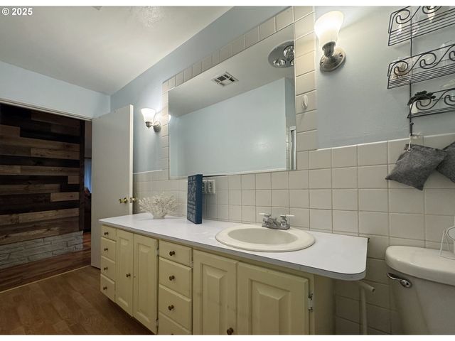 627 Richard St, Brookings, OR 97415